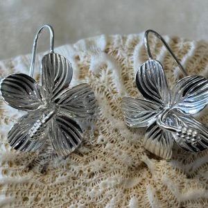 Sterling silver hibiscus flowers earrings.
