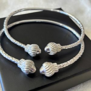 2 sterling silver (925) adjustable bracelets.
