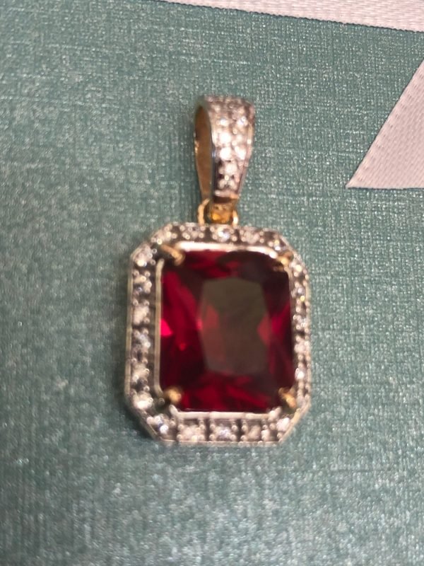 Solid 14 k gold Ruby pendant 5.1 gram.