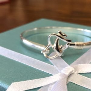 Dolphin with the heart sterling silver (925)bracelet.