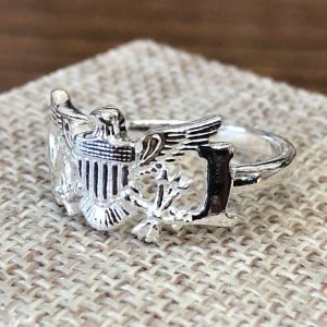 Sterling silver (925) VI flag ring.