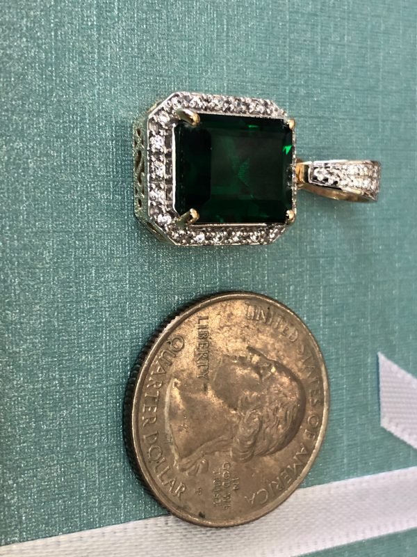 Solid 14 k gold Emerald stone Pendant 4.7 grams. - Image 3