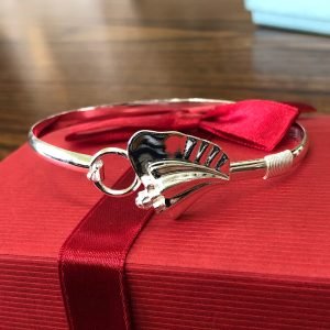 sterling silver(925) conch shell bracelet.